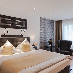 Standard Zimmer mit Kingsize-Bett